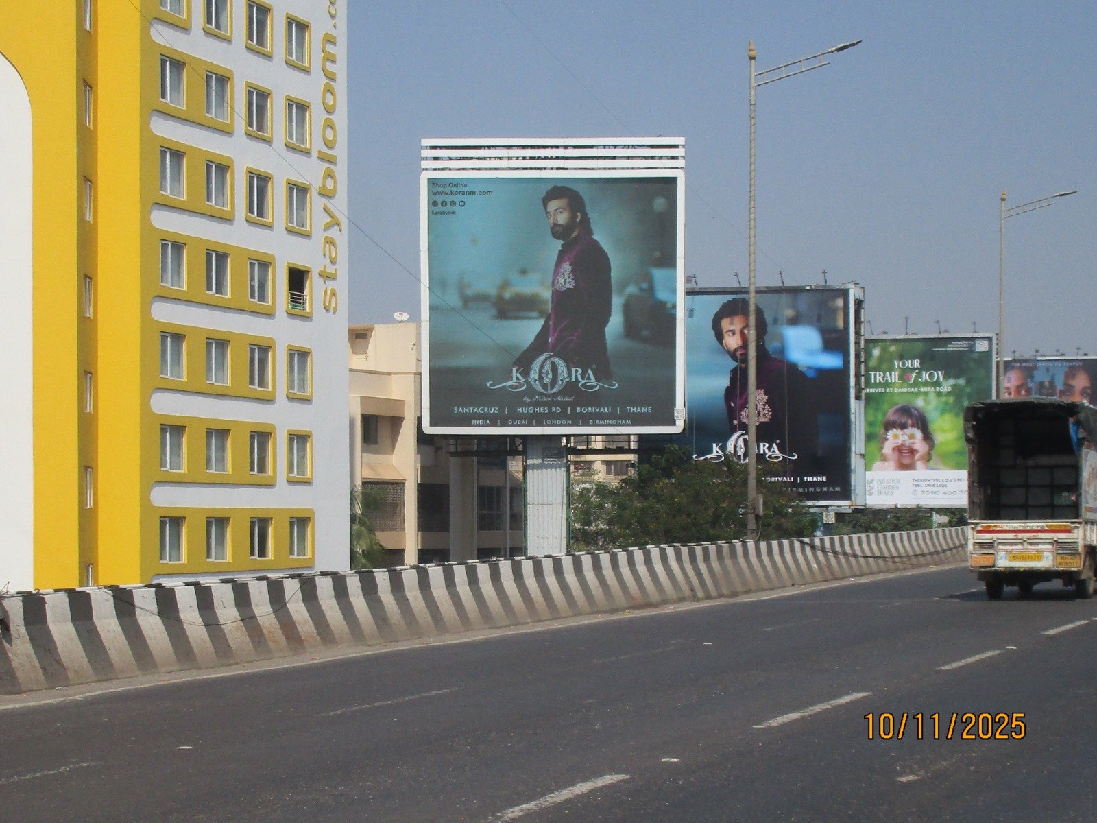 static outdoor hoardings